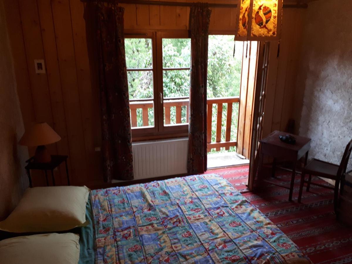 Crouzet Bed and Breakfast Exteriör bild